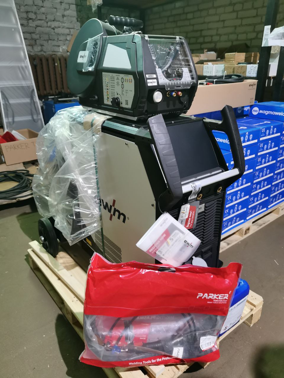 Поставка сварочного полуавтомата EWM Titan XQ 350 puls D W