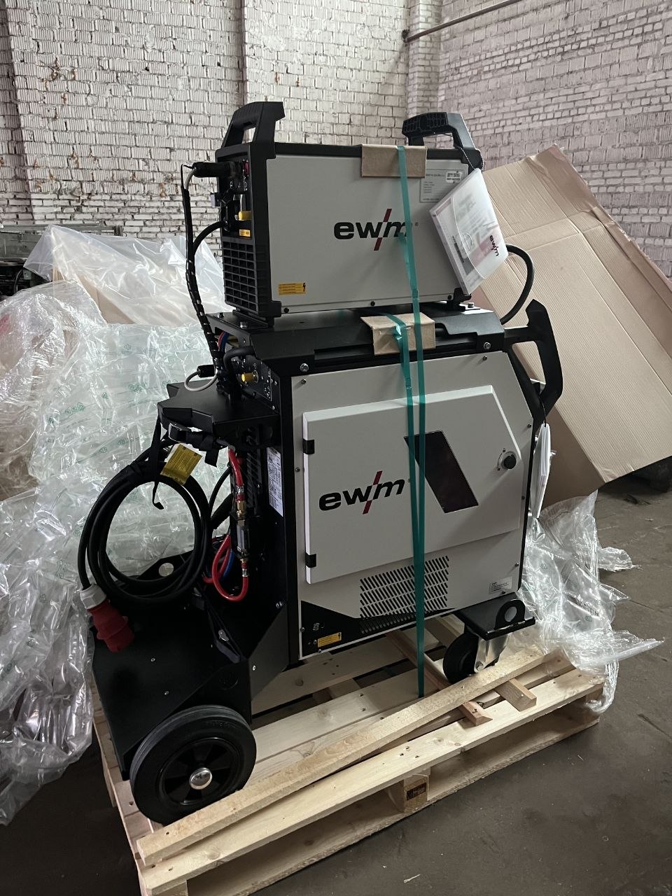 Оснащение учебного заведения мультипроцессорным сварочным аппаратом EWM (3в1)