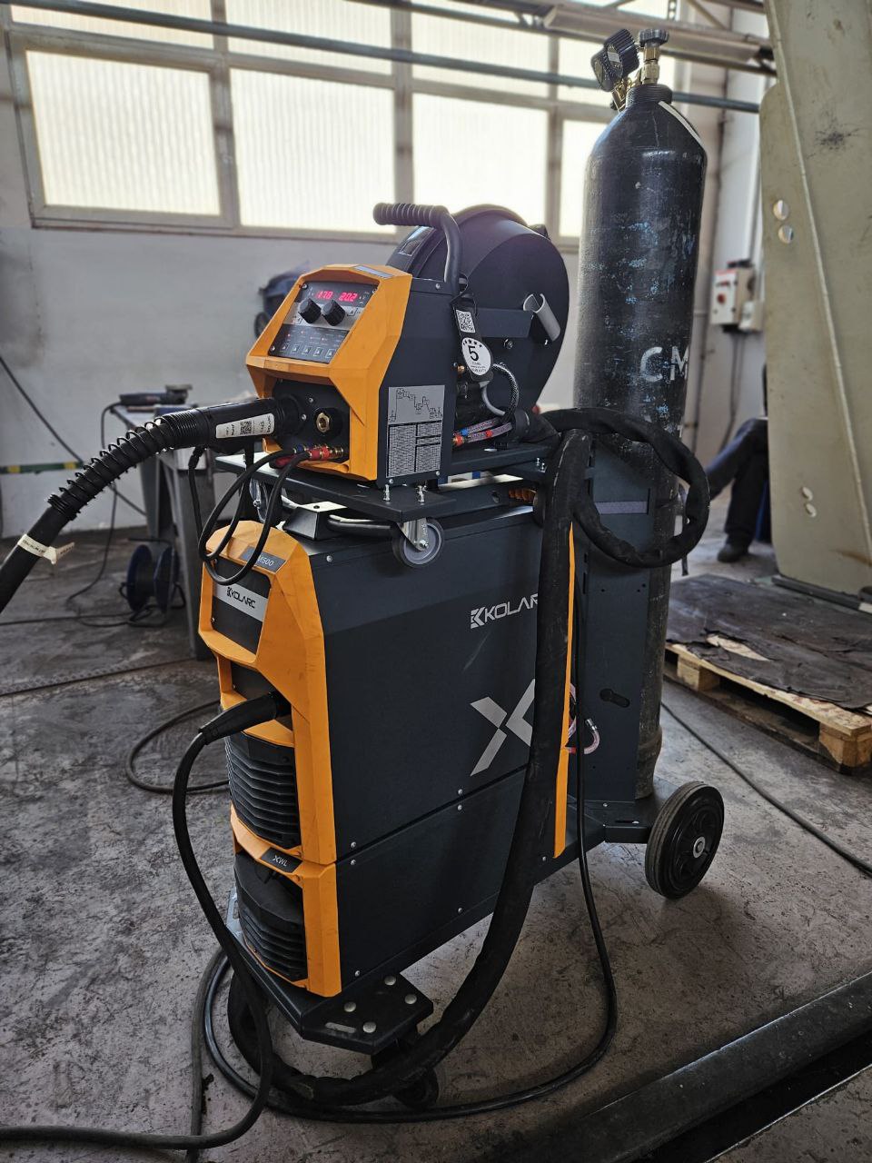 Испытания сварочных полуавтоматов Kolarc серии  XM500 W Pulse 